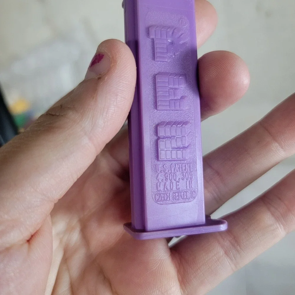 PEZ Dispenser Rabbit‎ Bunny Easter Purple Stem Czech Republic 4.9